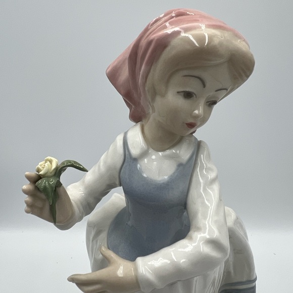 Early 1980’s, Tengra Girl  with Ducks / Flower / Geese - Picture 2 of 6